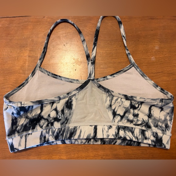 Lulu Lemon Tie-dye style sports bra in nutral colors - Picture 2 of 2